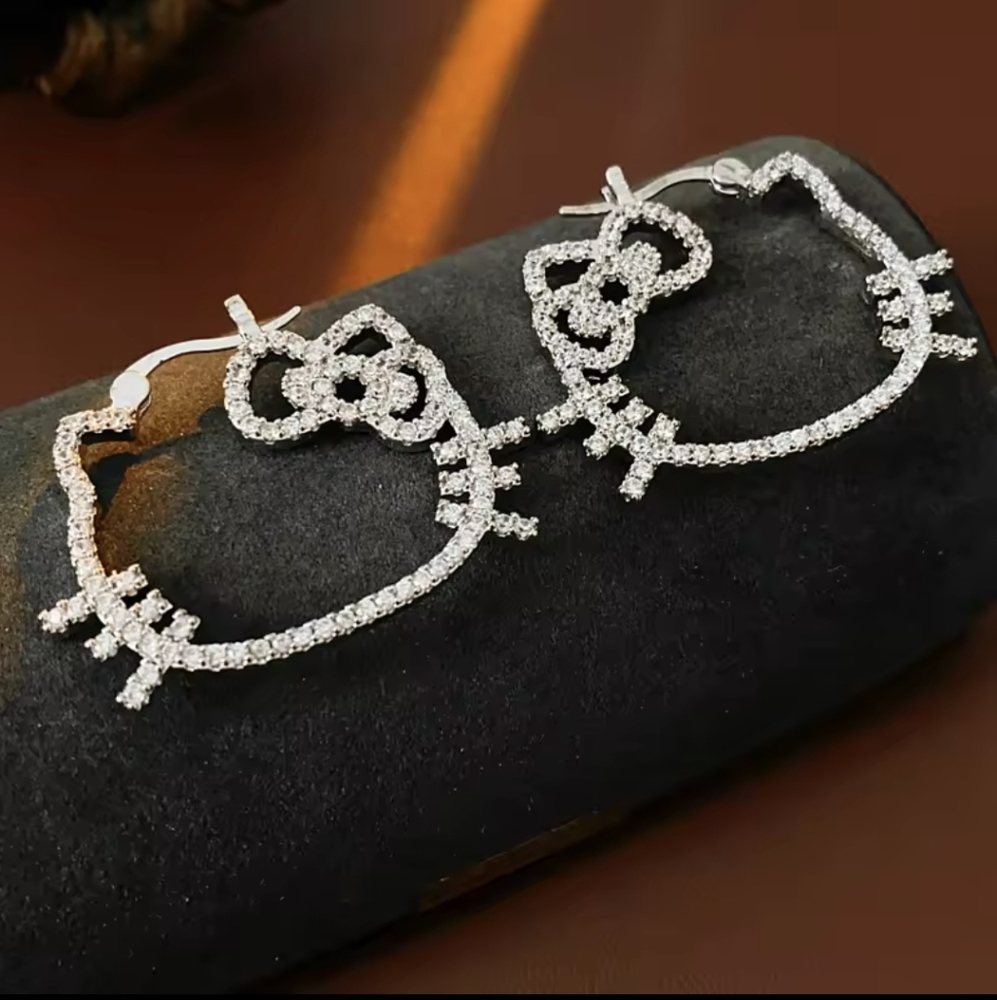 Hello Kitty Sparkling Silver Outline Earrings